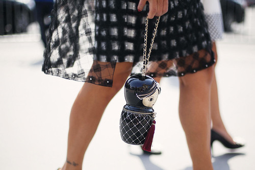 los_bolsos_mas_locos_de_chanel_a_lo_largo_de_la_hi