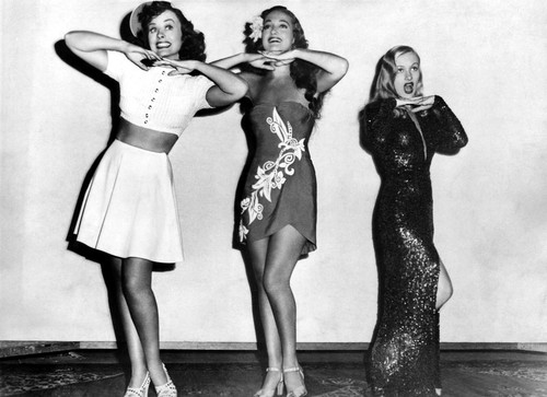 Paulette Goddard, Dorothy Lamour & Veronica Lake (Star Spangled Rhythm, 1942)