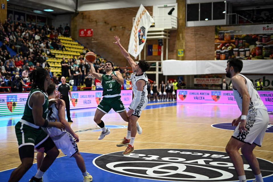 Valcea 61 - Sporting 102 Taça Europeia de basquet