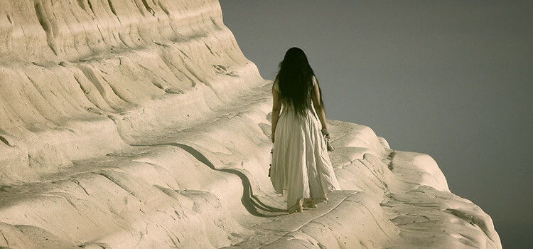 Pomme-Hurlante-Films-Isola-Fabianny-Deschamps-shot