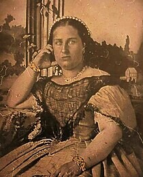 Queen_Maria_II_of_Portugal_(daguerreotype)_(croppe