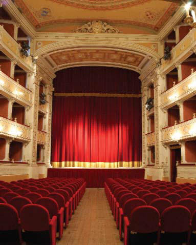 Pano de boca de teatro.jpg Pano de boca de teatro.jpg
