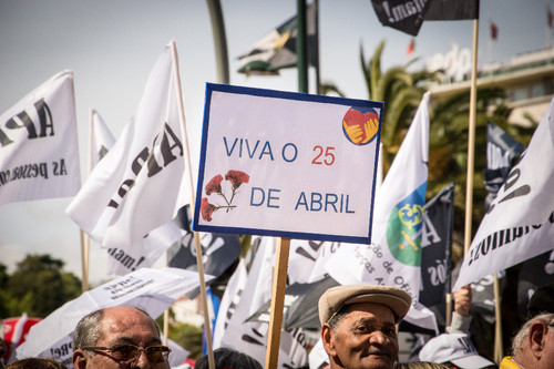 (Avenida da Liberdade, 25 de abril de 2014)
