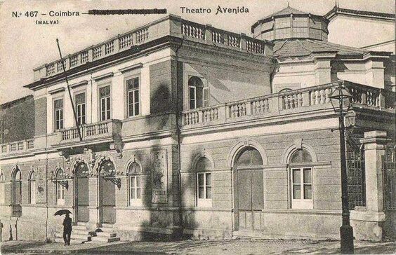 Teatro Avenida.jpg