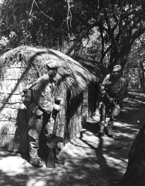 ...Napota-assalto a acampamento inimigo791.jpg