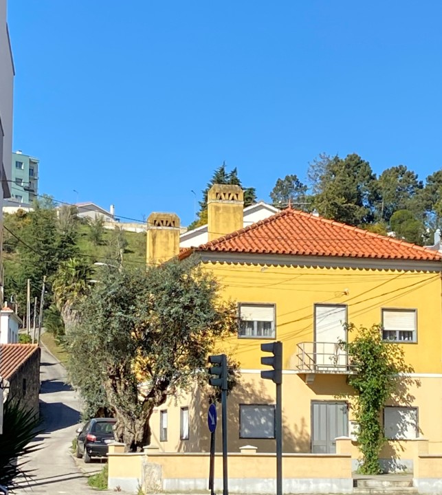 Casa Amarela da Rua da Mina-Guimarota.jpg