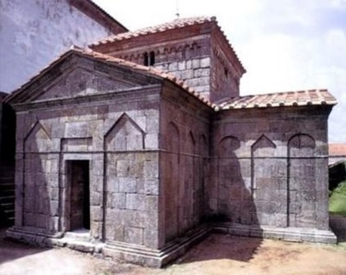 Capela de S. Frutuoso de Montélios.jpg