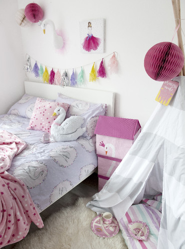 Swan Princess duvet covers €16 $18, Swan Storage