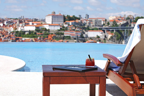 The-Yeatman_Piscina-e-Cocktail-Scarlet.jpg The-Yeatman_Piscina-e-Cocktail-Scarlet.jpg