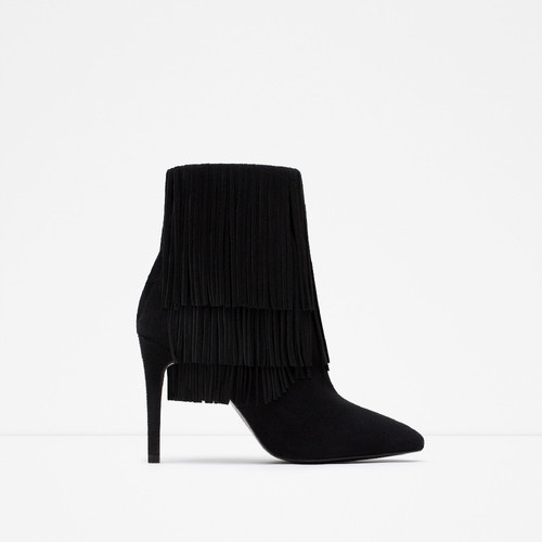 Zara Botins pretos franja.jpg