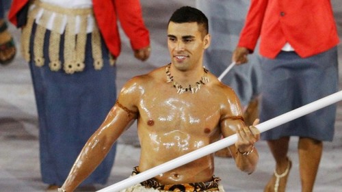 Taufatofua na cerimónia de abertura Taufatofua na cerimónia de abertura