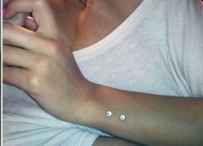 piercing-microdermal-37 (2).jpg piercing-microdermal-37 (2).jpg