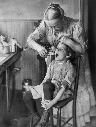 home-dentistry-1920s.jpg