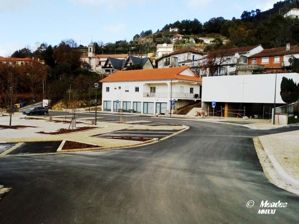 Vila de Cerva - Largo do Centro de Saúde.