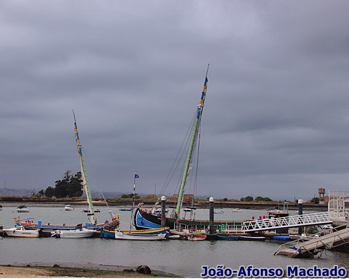 VARINO E BOTE DE FRAGATA.JPG