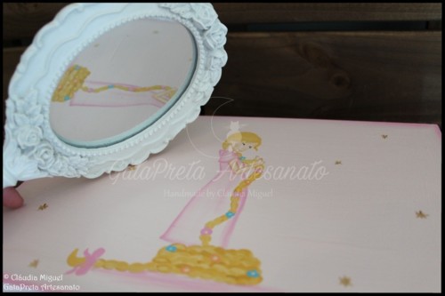 Caixa bandoletes Rapunzel4.JPG Caixa bandoletes Rapunzel4.JPG