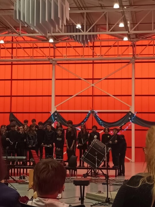 Não me canso disto coro.jpg