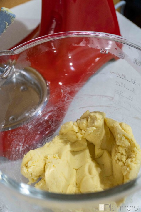 Broa de Milho - Portuguese Corn Bread Recipe - The2Planners