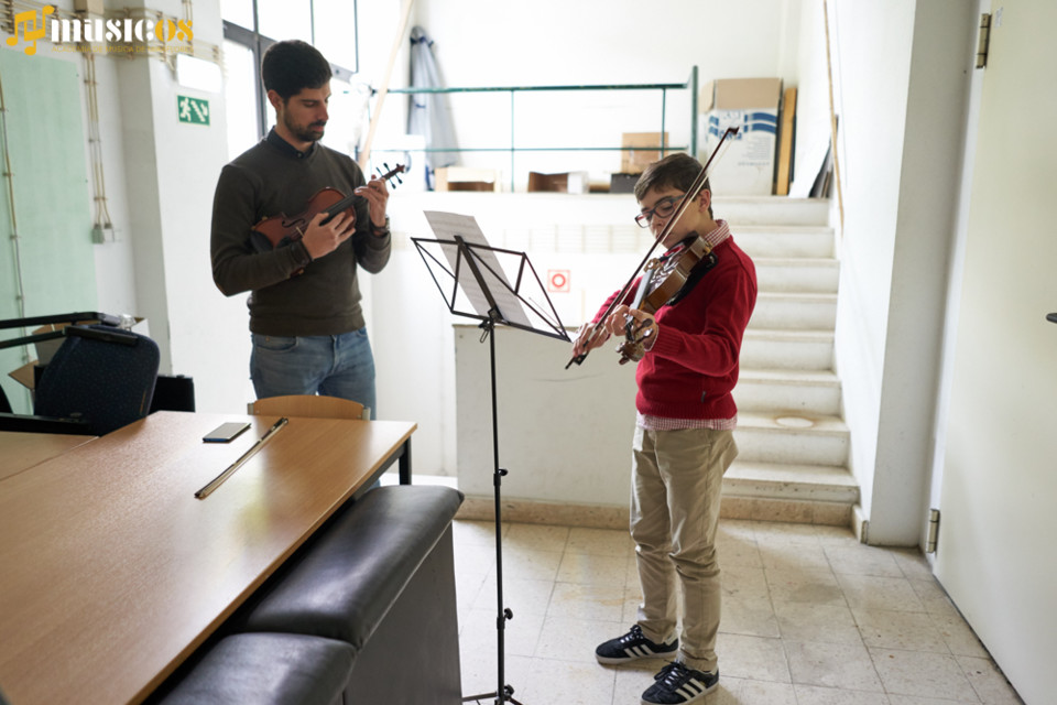 Os Músicos - Academia de Música de Miraflores 