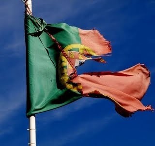 Bandeira esfarrapada.jpeg Bandeira esfarrapada.jpeg