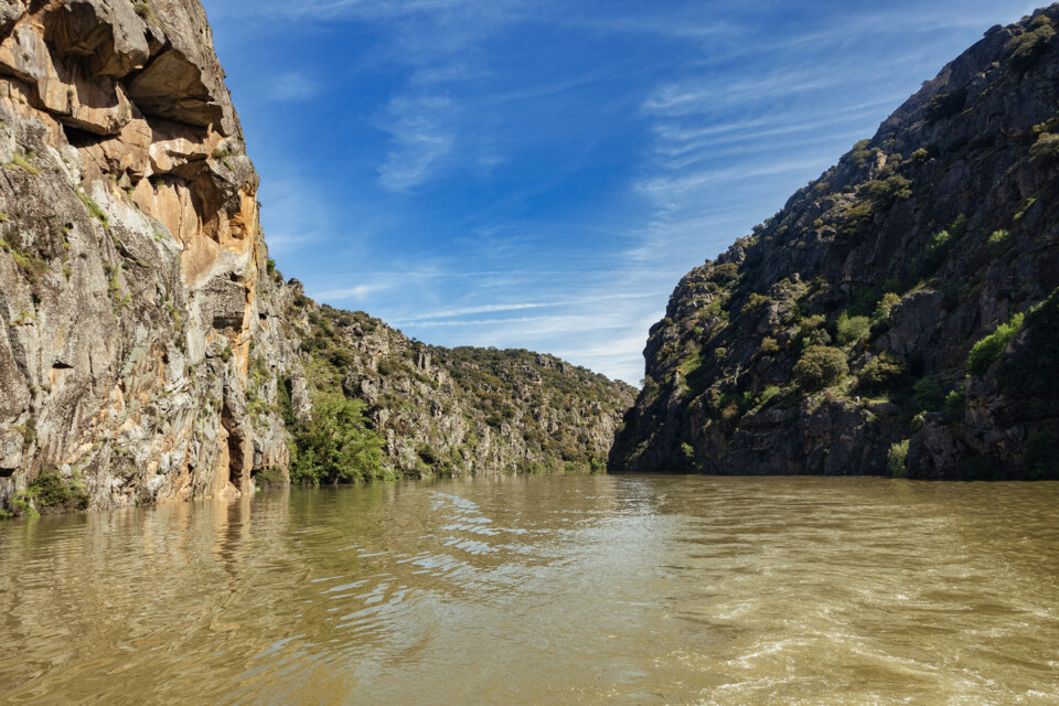 Douro Internacional passeio de Barco Mianda do Dou