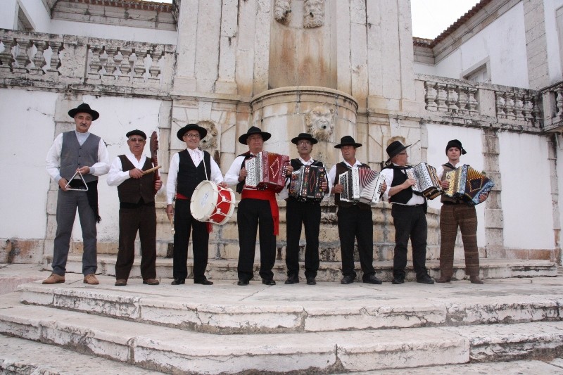 GRUPO FOLCLÓRICO VERDE MINHO JUNTA EM LOURES TOCADORES DE CONCERTINA