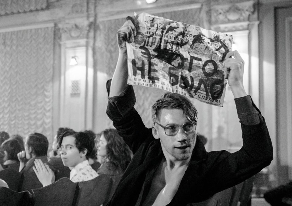 MV5BYWFiYTczY2MtYjI5Zi00YzRiLThjNjUtZjRlNTQ5ZTc0OT