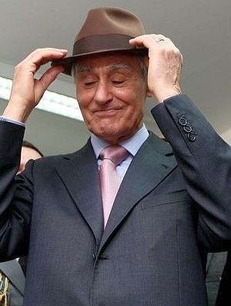 Cavaco_Silva chapeu[1].jpg