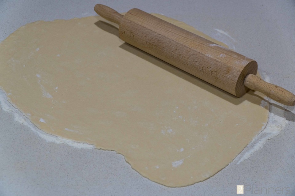 Portuguese Chorizo and Mozzarella Stuffed Bread Recipe - The 2 Planners