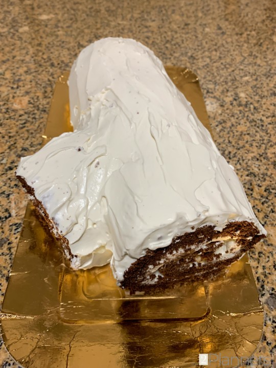 White Bûche de Noël (Yule Log Cake) Recipe - the 2 Planners