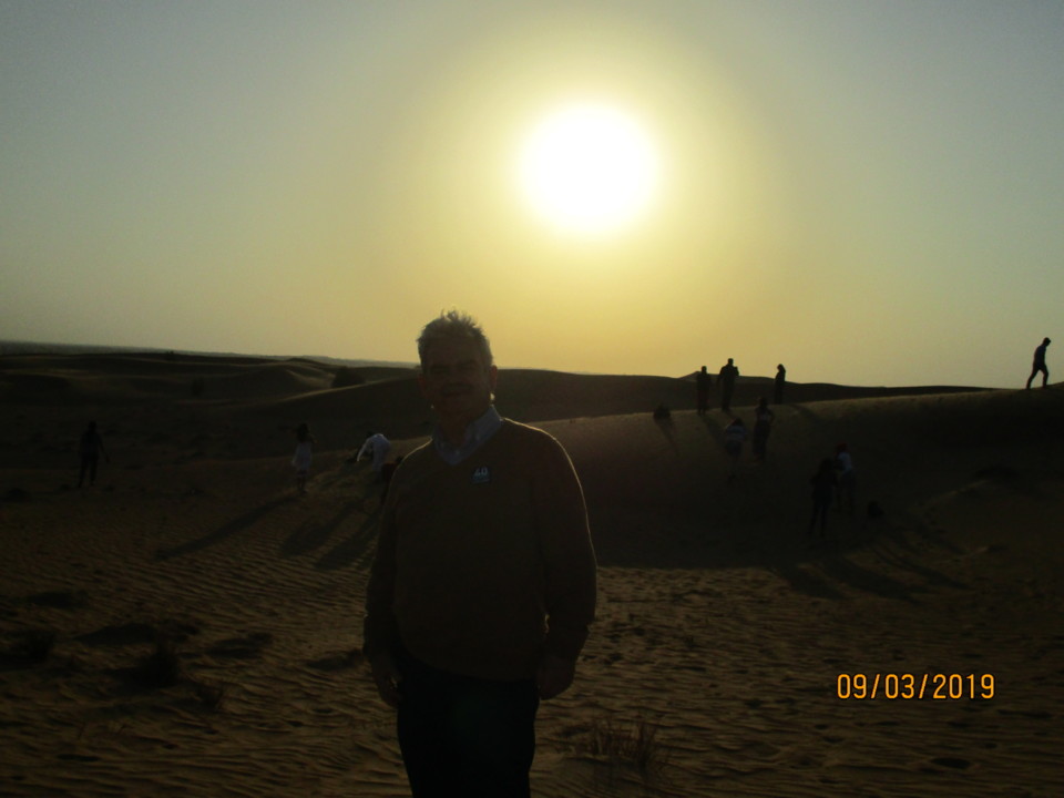 Pôr do Sol nas dunas do Dubai.JPG