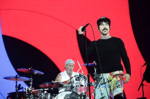 red-hot-chili-peppers-at-reading-festival-2016-7-1