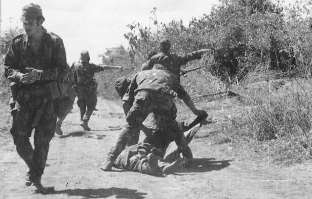 m-baixa do exercito e paras socorrem764_n.jpg