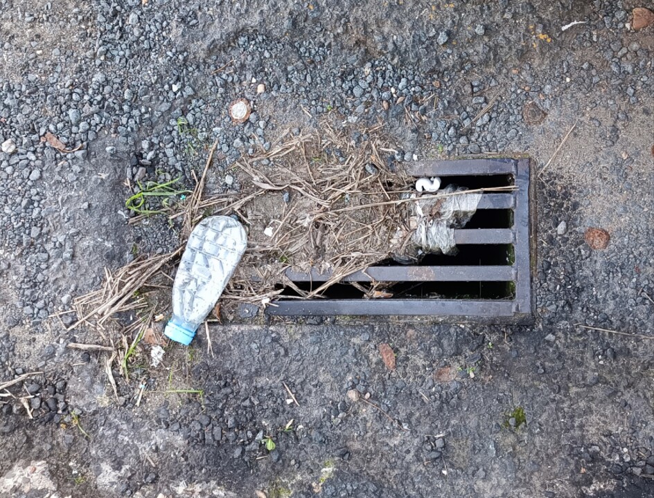 Lixo nas ruas de Beja (29).jpg