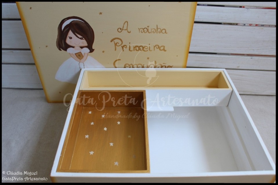Caixa 1ª Comunhão Menina de Branco3.JPG