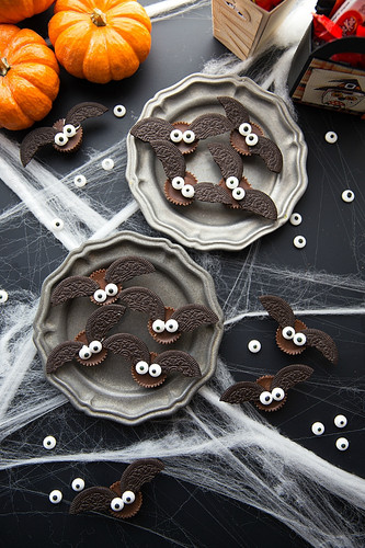 4-ingredient-Bat-Halloween-Treats.jpg
