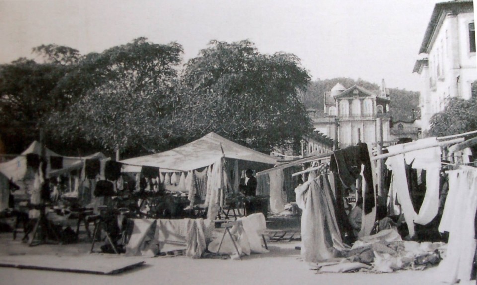 279- feira no jardim - em frente ao mercado.jpg