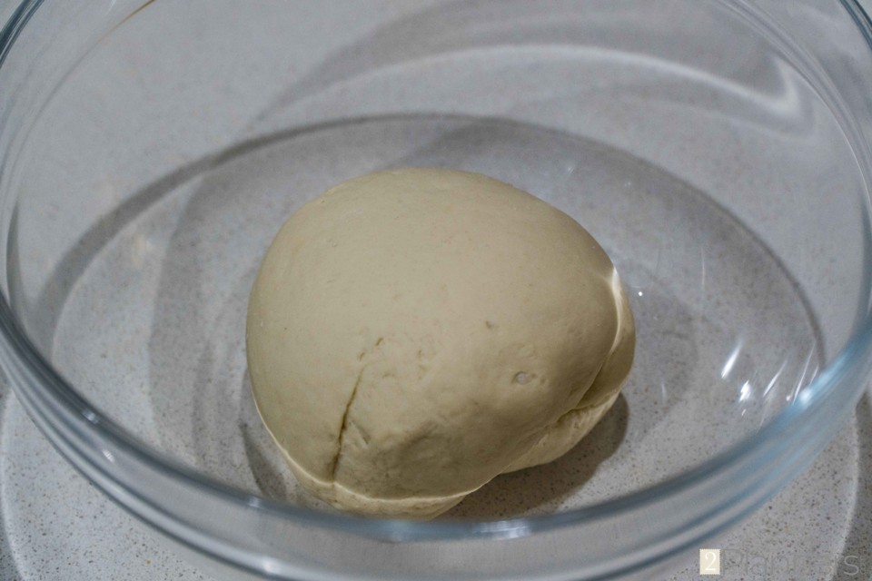 Portuguese Chorizo and Mozzarella Stuffed Bread Recipe - The2Planners