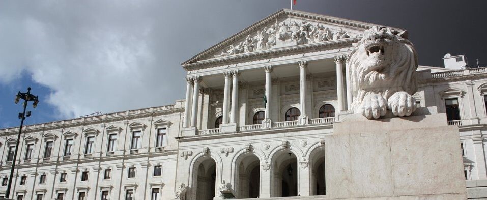 PARLAMENTO.jpg