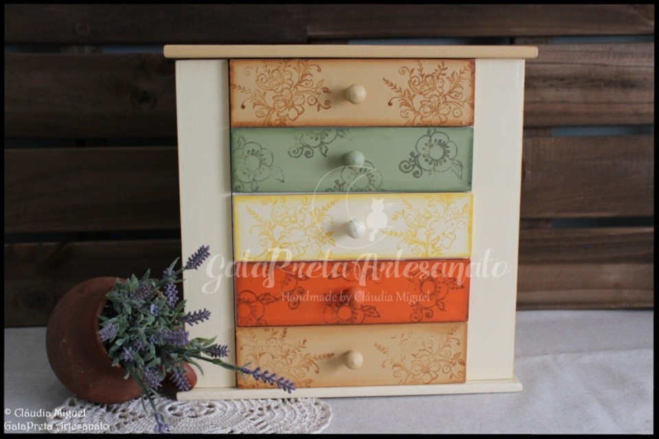 Caixa guarda-jóias com gavetas Orange Garden1.JPG