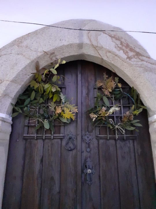 Coroas Natalícias na Casa. Foto Original. 2021.12.12.jpg