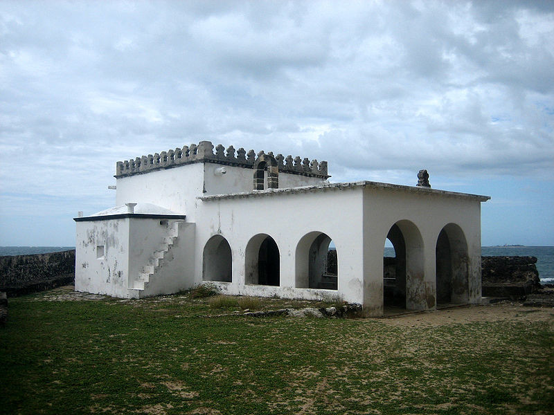 800px-Nossa_Senhora_do_Baluarte.jpg