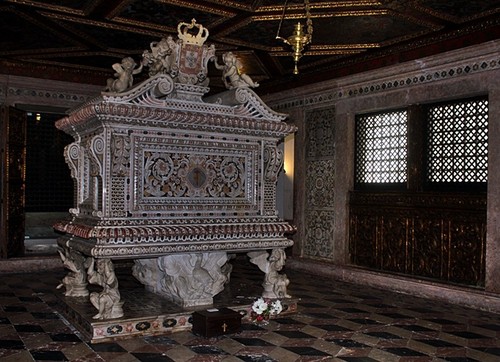 TÚMULO PRINCESA.JPG