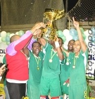 A taça ganha pelo ferroviario