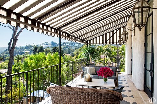 item14.rendition.slideshowHorizontal.ellen-pompeo-