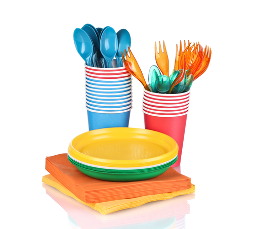 copos-talheres-e-pratos.png