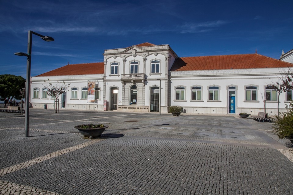 Biblioteca Municipal de Palmela.jpg