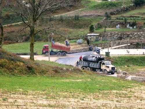 Padornelo obras de pavimentação da Rua da Chão 