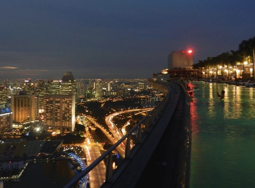 Marina-bay-sands-night-view.jpg Marina-bay-sands-night-view.jpg