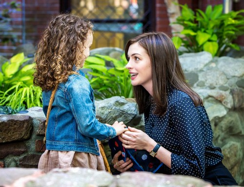 Anne-Hathaway-The-Intern-Movie-Set (2).jpg